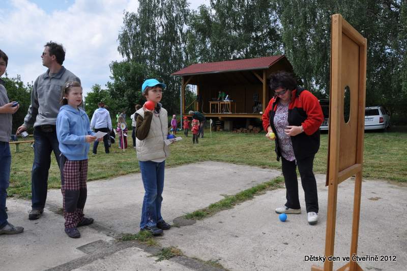 Dětský den na zahradě školy