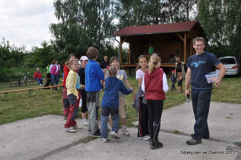 Dětský den na zahradě školy